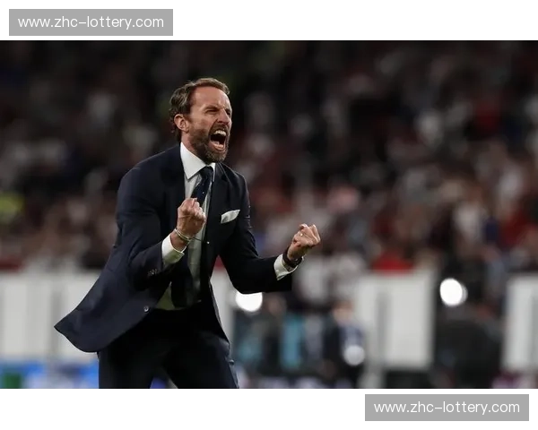 布莱顿防守阵型保持紧凑,三中卫体系应对反击游刃有余 布莱顿防守阵型保持紧凑,三中卫体系应对反击游刃有余