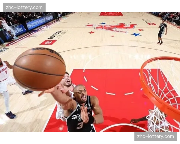 马刺凯尔登约翰逊进攻效率 24分4篮板4助攻全面表现